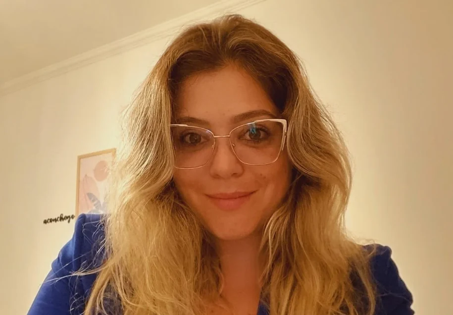 Profa. Bruna Tibolla